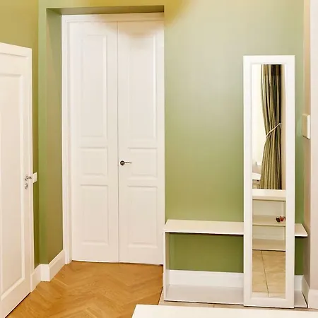 Old Town With Balcony, 7 Sleeping Places, 2baths