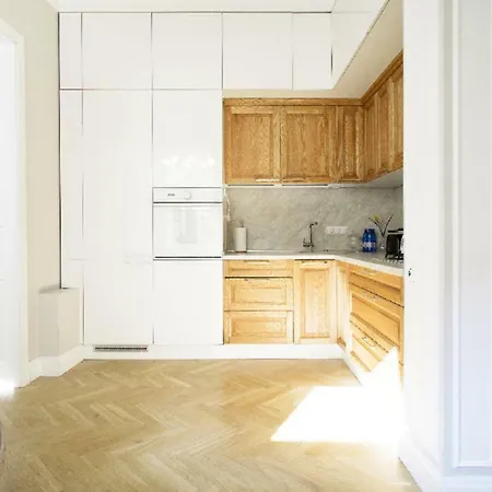 Old Town With Balcony, 7 Sleeping Places, 2baths * Βίλνιους