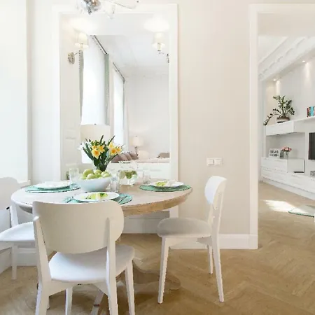 Old Town With Balcony, 7 Sleeping Places, 2baths Vilnius